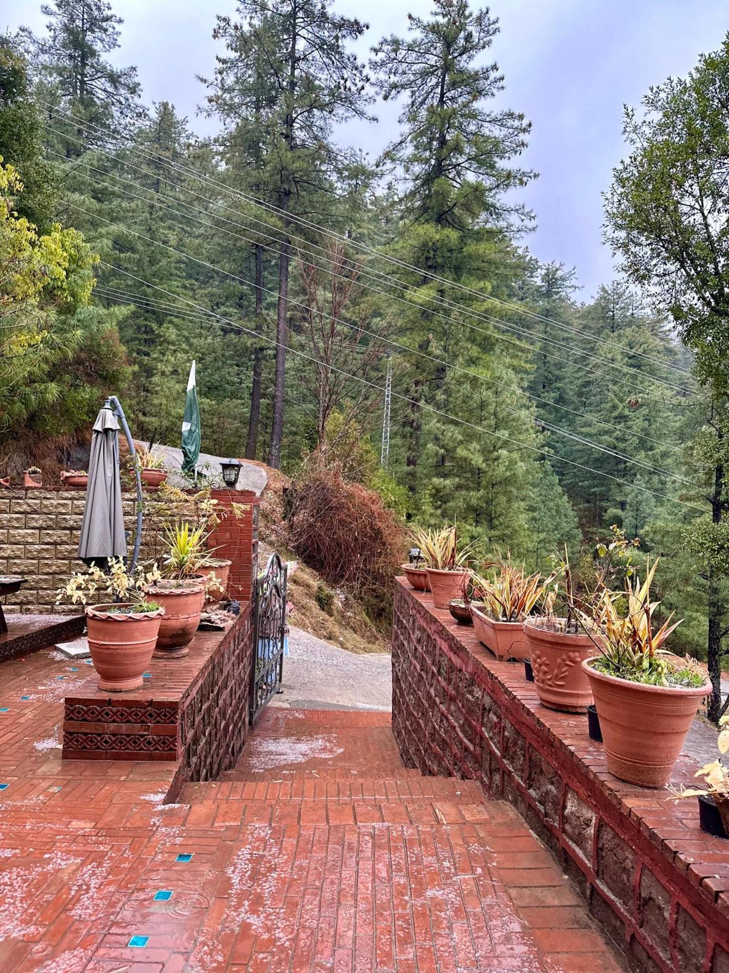 Sarah'S Lodge Murree Εξωτερικό φωτογραφία