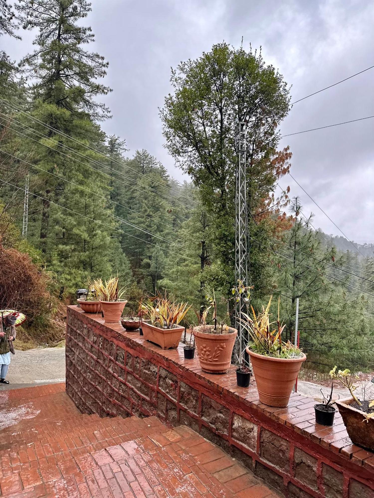 Sarah'S Lodge Murree Εξωτερικό φωτογραφία