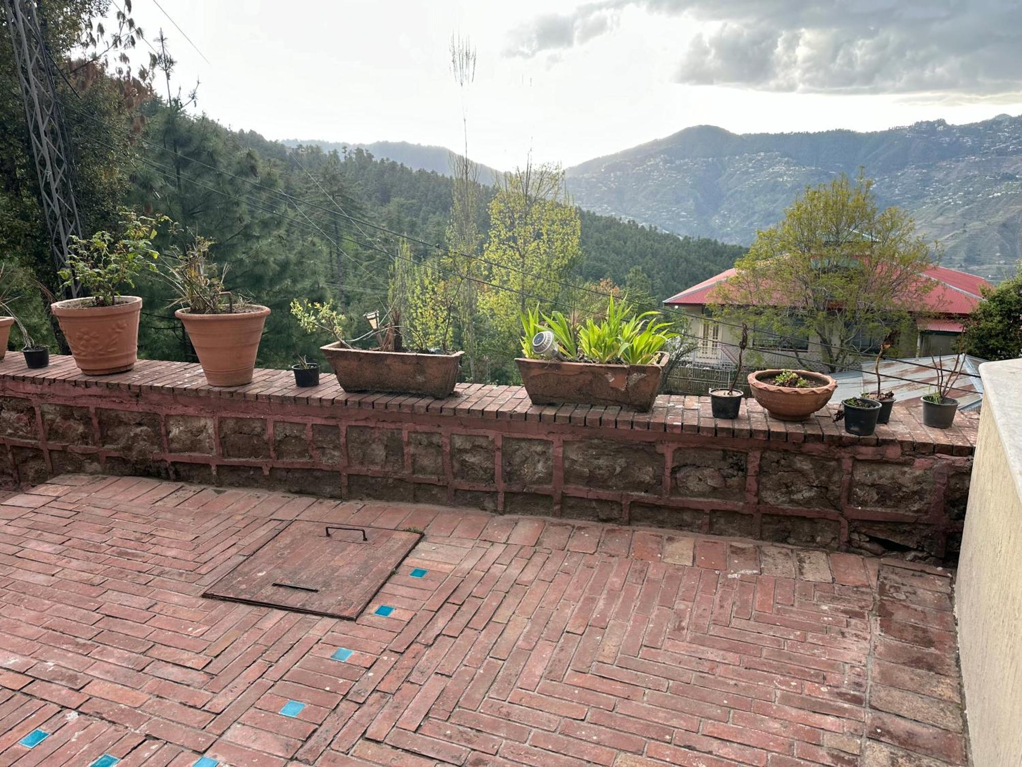 Sarah'S Lodge Murree Εξωτερικό φωτογραφία