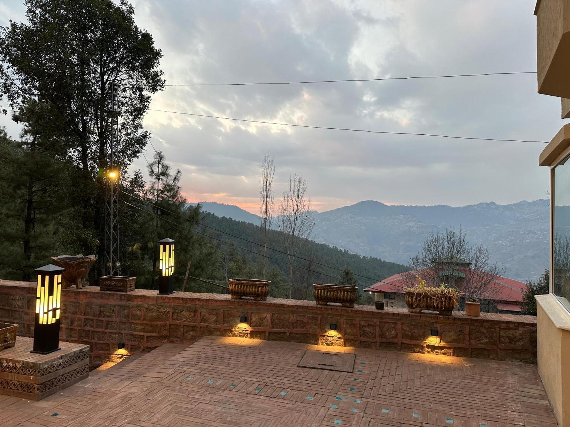 Sarah'S Lodge Murree Εξωτερικό φωτογραφία